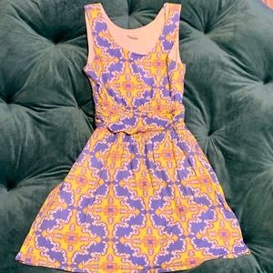 Fantastic Fawn Yellow Blue Pattern Mini Dress EUC